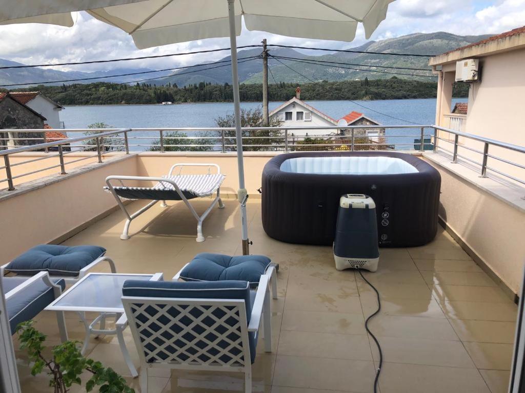 Riverside Villa Tivat Extérieur photo