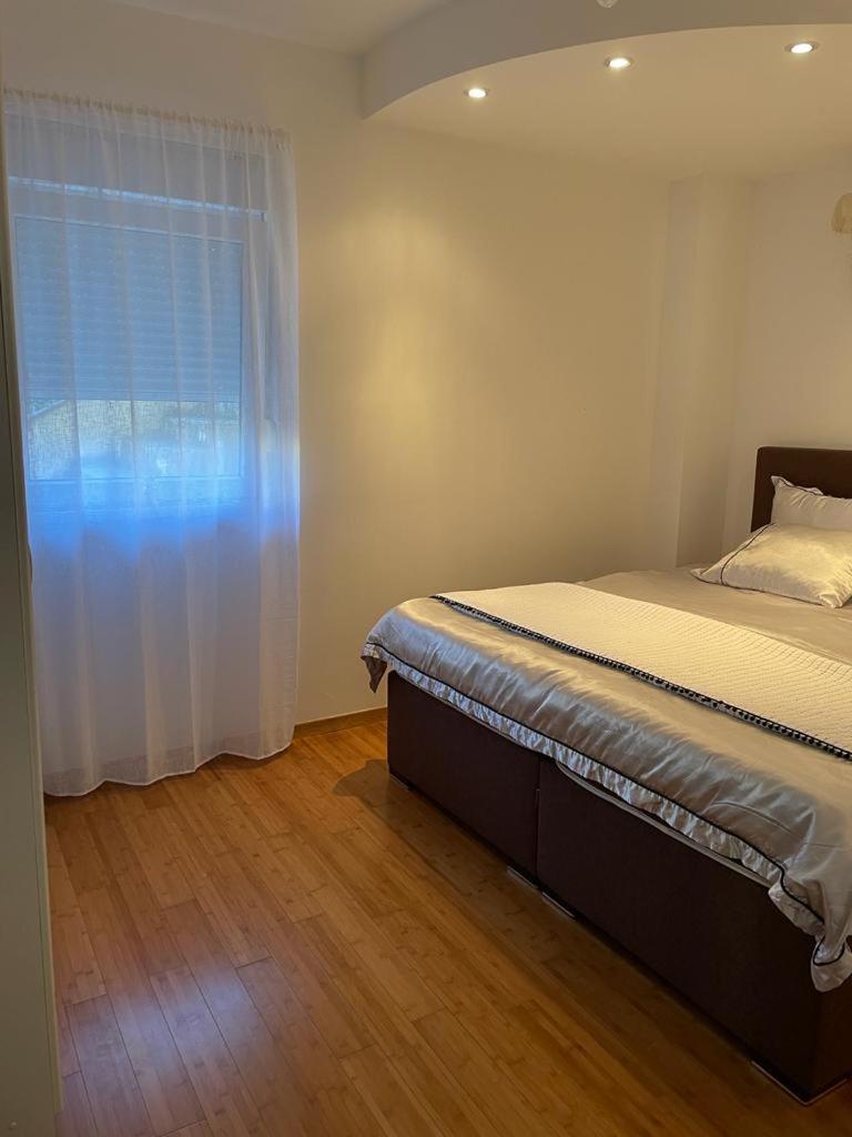 Riverside Villa Tivat Extérieur photo